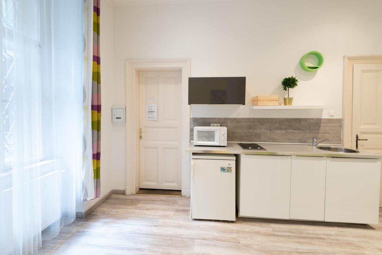 Standard Apartment By Hi5 - West End Center Budapest Luaran gambar
